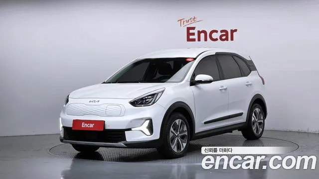 Kia Niro 2023 — photo 1