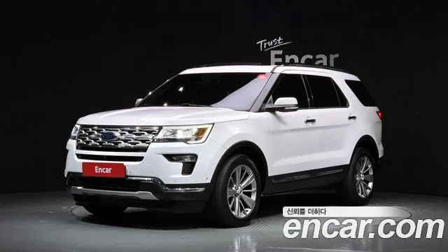 Ford Explorer 2018 — photo 1