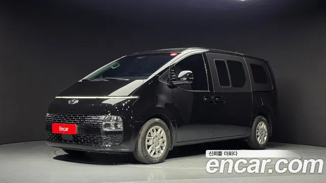 Hyundai Staria 2022 — photo 1