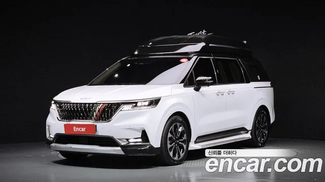 Kia Canival 2023 — photo 1
