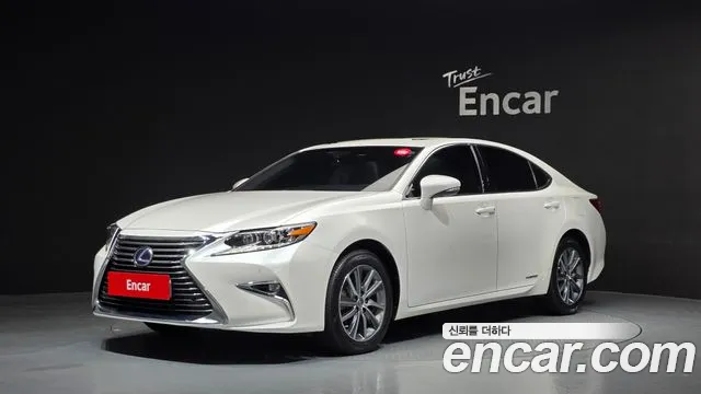 Lexus ES 2017 — photo 1
