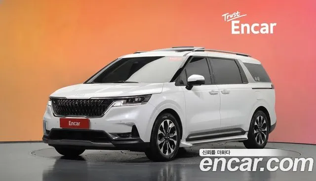 Kia Canival 2023 — photo 1