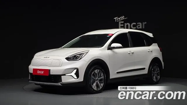 Kia Niro 2023 — photo 1