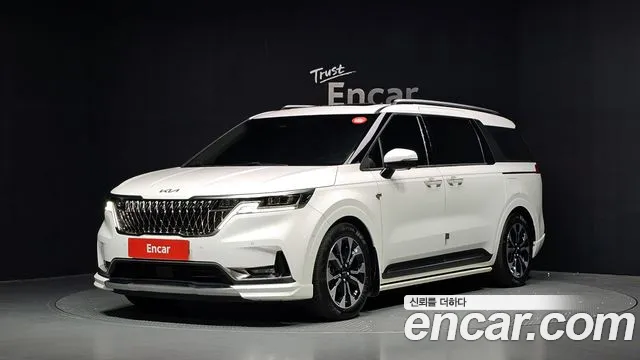 Kia Canival 2023 — photo 1