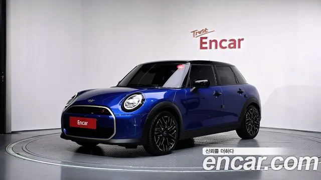 Mini Cooper 2025 — photo 1