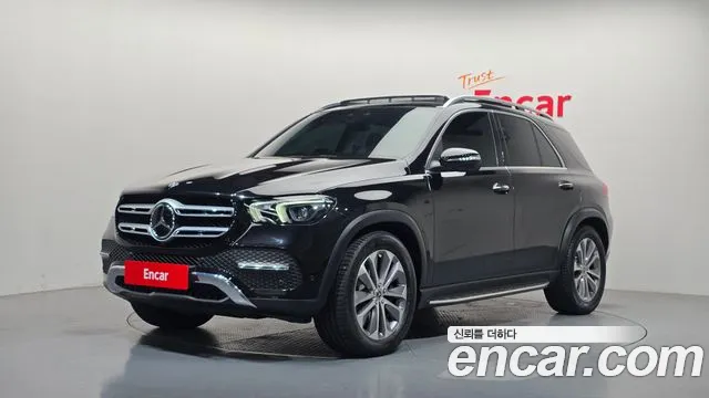 Mercedes-Benz GLE-Class 2022 — photo 1