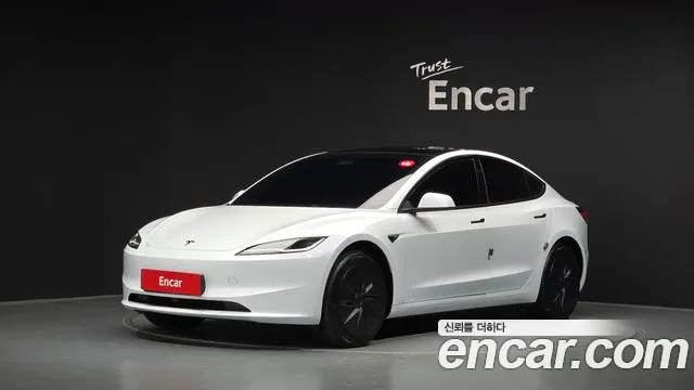Tesla Model 3 2026 — photo 1