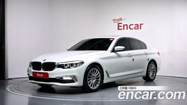 BMW 5-Series 2020 — photo 1
