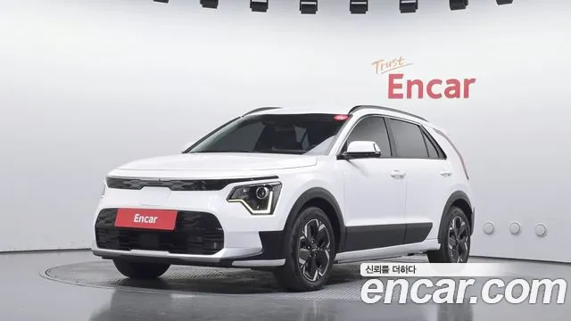 Kia Niro 2023 — photo 1