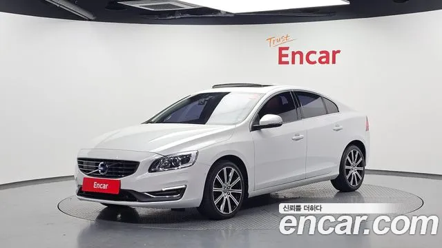 Volvo S60 2017 — photo 1