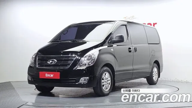 Hyundai Starex 2018 — photo 1