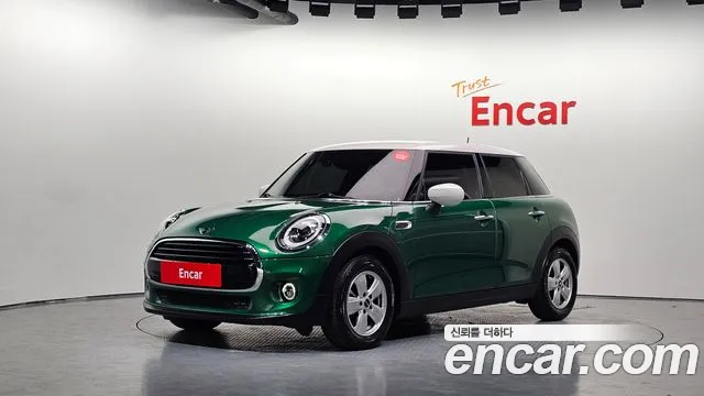 Mini Cooper 2020 — photo 1