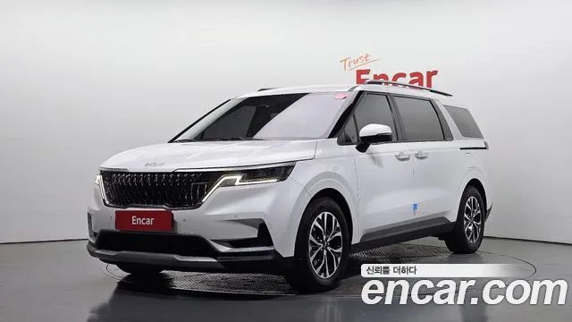 Kia Canival 2023 — photo 1