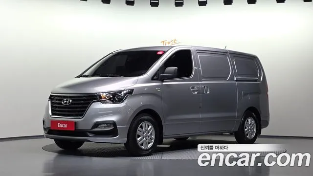 Hyundai Starex 2020 — photo 1