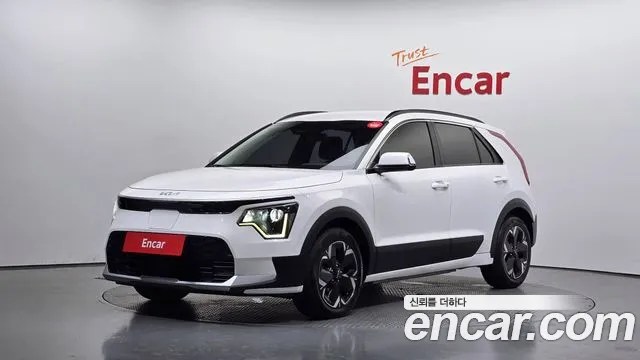Kia Niro 2023 — photo 1