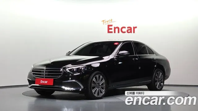 Mercedes-Benz E-Class 2023 — photo 1