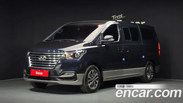 Hyundai Starex 2019 — photo 1