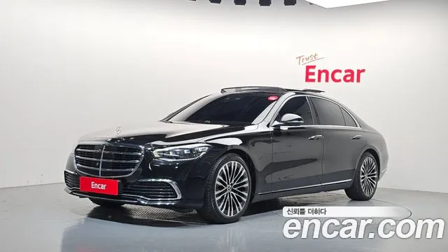 Mercedes-Benz S-Class 2023 — photo 1
