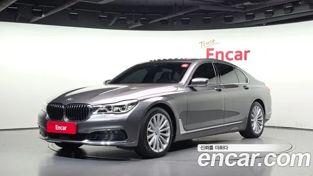 BMW 7-Series 2016 — photo 1