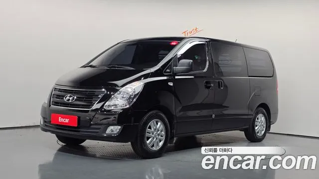 Hyundai Starex 2018 — photo 1