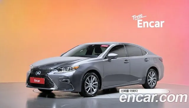 Lexus ES 2017 — photo 1