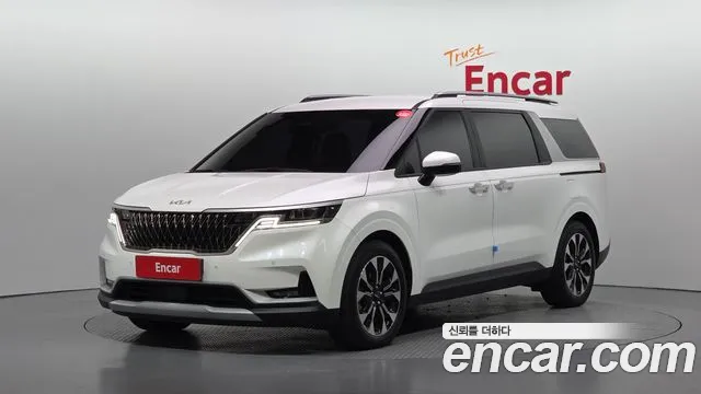 Kia Canival 2023 — photo 1