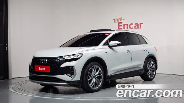 Audi Q4 e-tron 2025 — photo 1