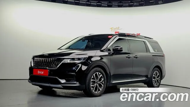 Kia Canival 2021 — photo 1