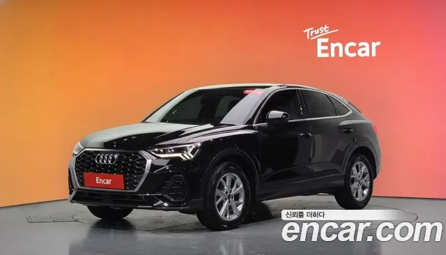 Audi Q3 2022 — photo 1