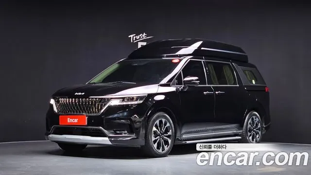 Kia Canival 2023 — photo 1
