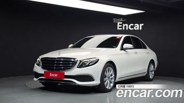 Mercedes-Benz E-Class 2018 — photo 1