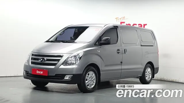 Hyundai Starex 2017 — photo 1