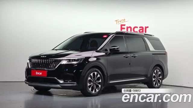 Kia Canival 2023 — photo 1
