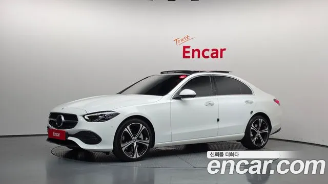 Mercedes-Benz C-Class 2023 — photo 1