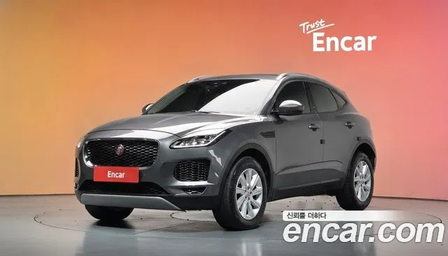 Jaguar E-PACE 2019 — photo 1