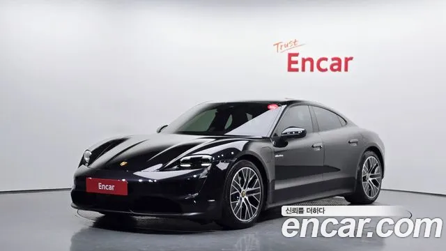 Porsche Taycan 2022 — photo 1