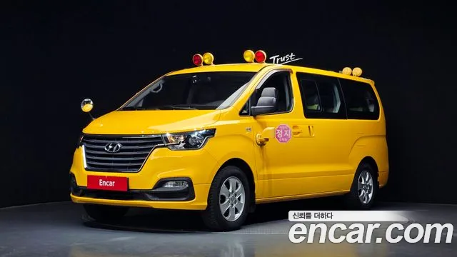 Hyundai Starex 2021 — photo 1