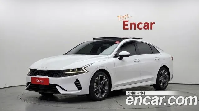 Kia K5 2023 — photo 1