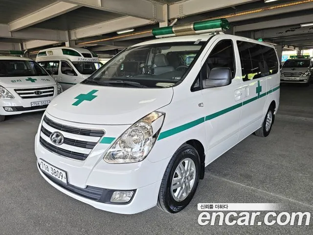 Hyundai Starex 2017 — photo 1