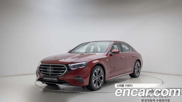 Mercedes-Benz E-Class 2025 — photo 1