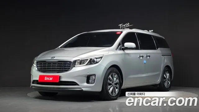 Kia Canival 2017 — photo 1