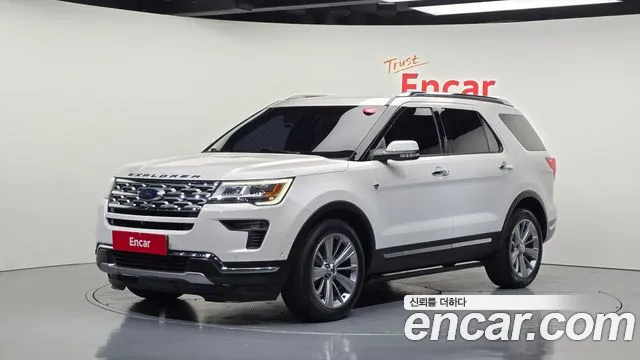 Ford Explorer 2018 — photo 1