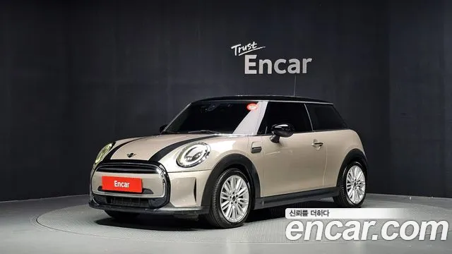 Mini Cooper 2022 — photo 1