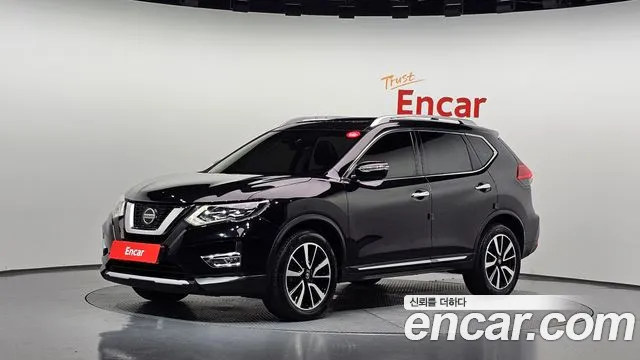 Nissan X-Trail 2018 — photo 1