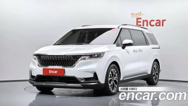 Kia Canival 2023 — photo 1