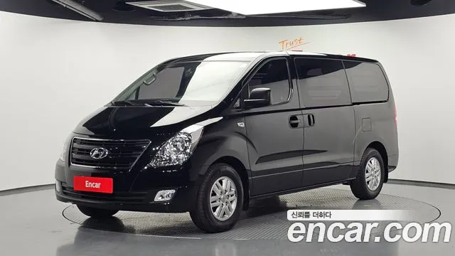 Hyundai Starex 2018 — photo 1