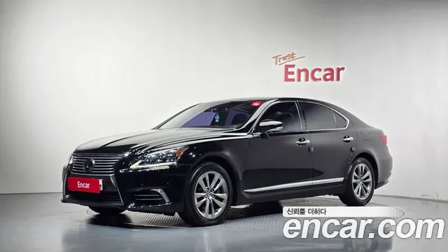 Lexus LS 2014 — photo 1