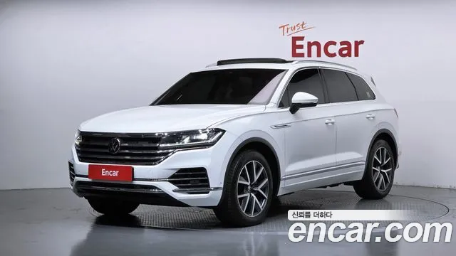 Volkswagen Touareg 2021 — photo 1