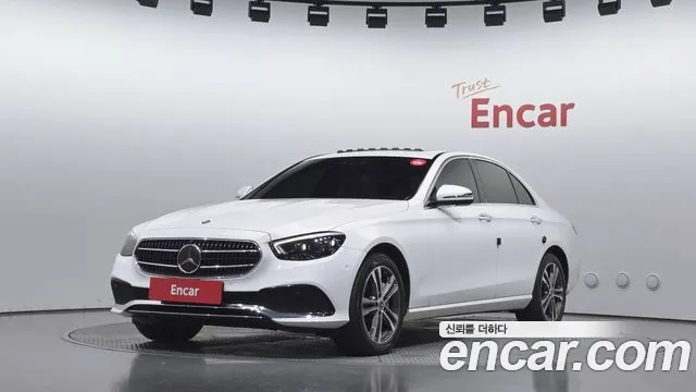 Mercedes-Benz E-Class 2022 — photo 1