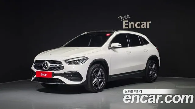 Mercedes-Benz GLA-Class 2022 — photo 1